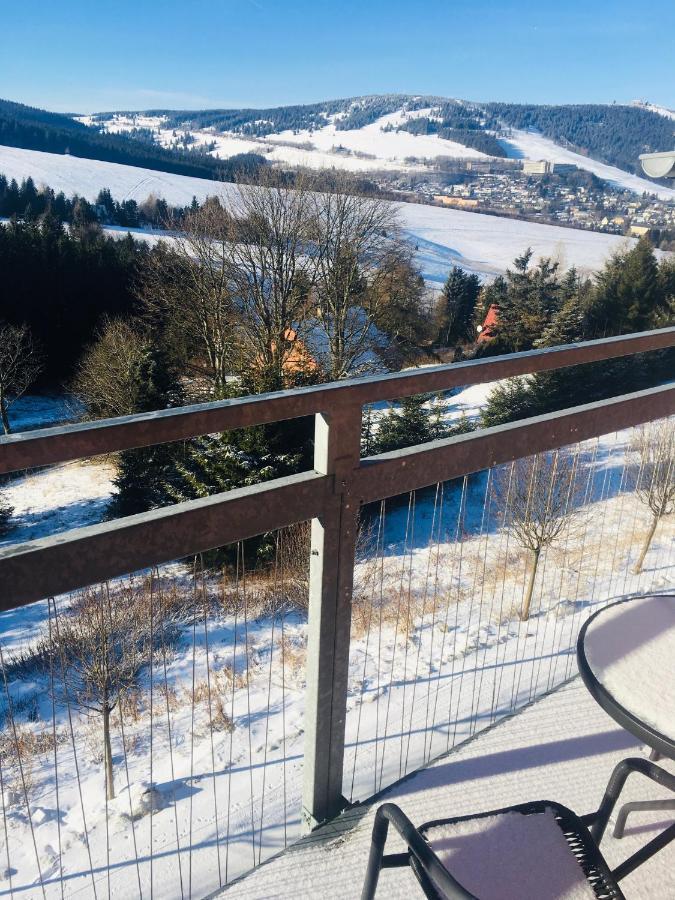 Mountain Apartment Klinovec Atomic Loučná pod Klínovcem المظهر الخارجي الصورة